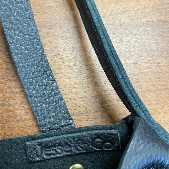 Jesse & Co Cellphone Crossbody Bag - Picture 2 of 2